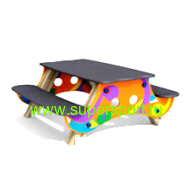 1508 Cтолик со скамьями для детской площадки